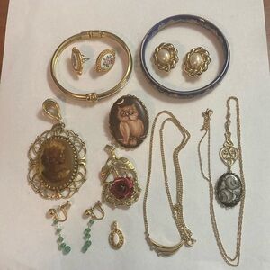Lot of Various Goldtoned Jewelry Items